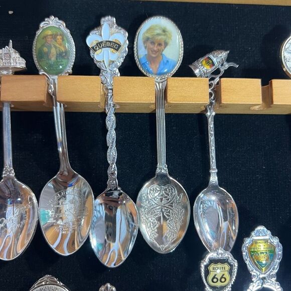 36 Spoon Glass Display Case Cabinet Holder
Rack Shadow Box 34 Spoons included - Picture 14 of 16